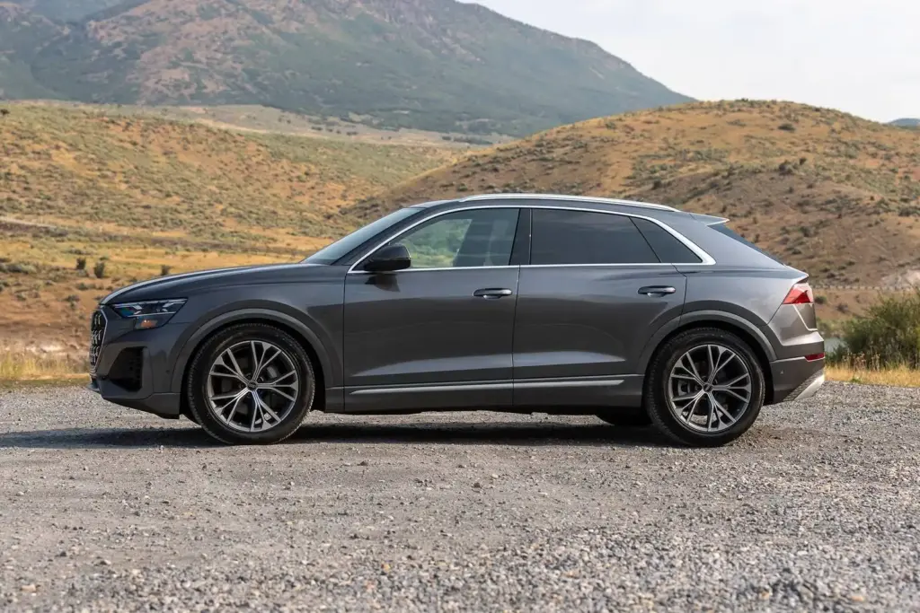 2025 Audi Q8 Review, Pricing and Specs 5 autvex com 215
