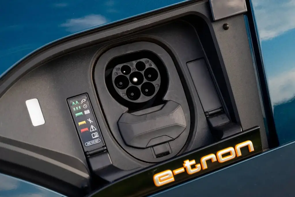 2023 Audi Q8 e-tron Review, Pricing and Specs 6 autvex com 312