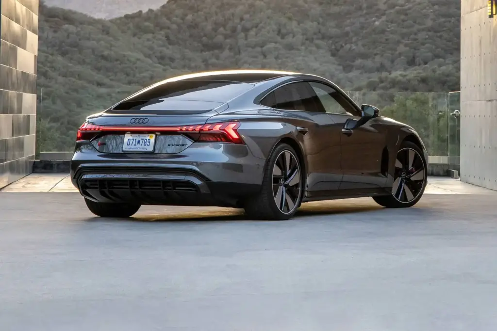 2022 Audi e-tron GT Review, Pricing and Specs 3 autvex com 335