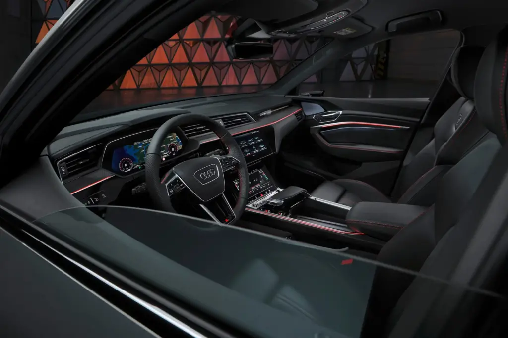 2025 Audi Q8 e-tron Review, Pricing and Specs 6 autvex com 392