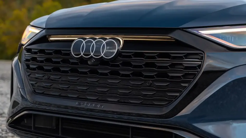 2024 Audi Q8 e-tron Review, Pricing and Specs 4 autvex com 397