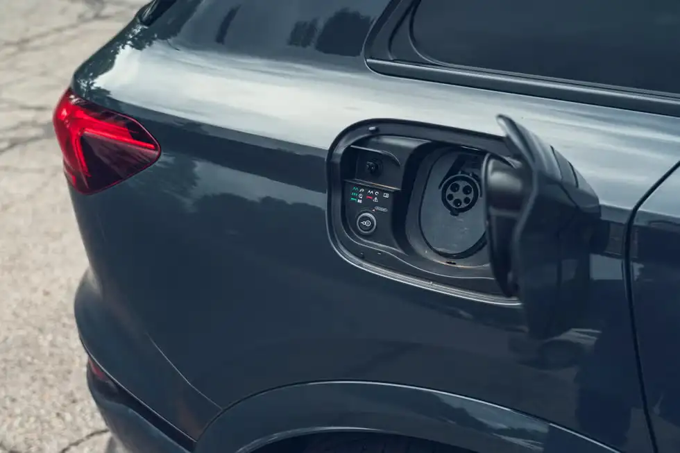 2025 Audi SQ6 e-tron Review, Pricing and Specs 5 autvex com 410