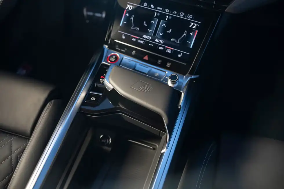2025 Audi SQ8 e-tron Review, Pricing and Specs 8 autvex com 422