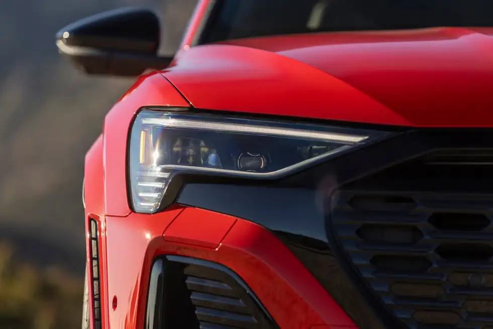 2025 Audi SQ8 e-tron Review, Pricing and Specs 9 autvex com 423