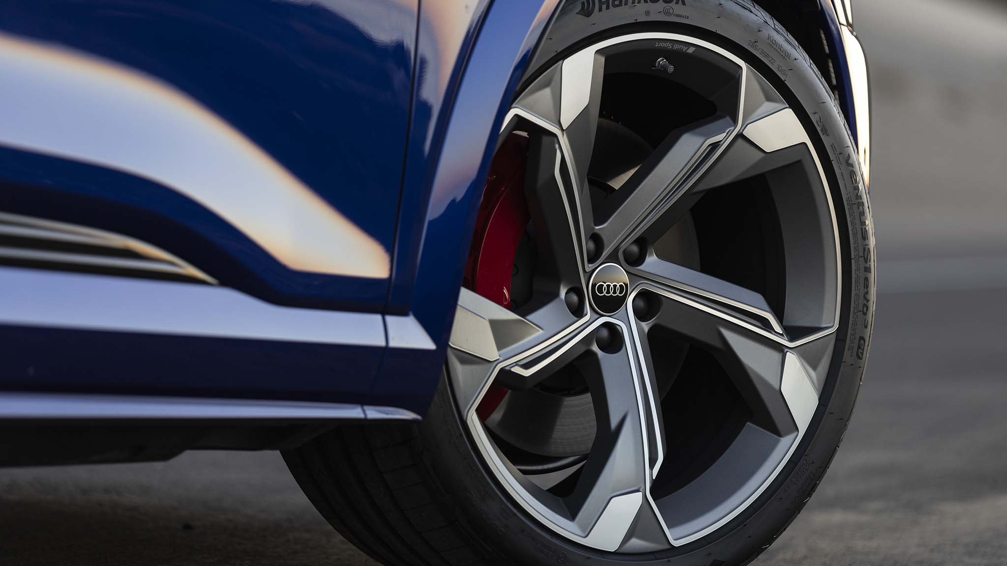 2024 Audi SQ8 e-tron Review: Buy or Skip? 10 010 2024 audi sq8 e tron wheel