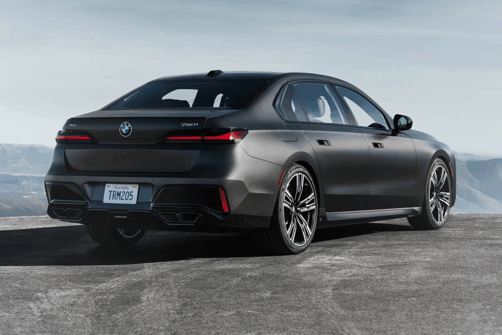 2024 BMW 7-Series Review: Worth the Upgrade? 5 image 25
