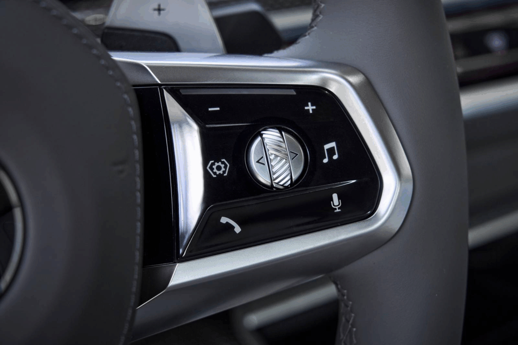 2024 BMW 7-Series Review: Worth the Upgrade? 10 image 30