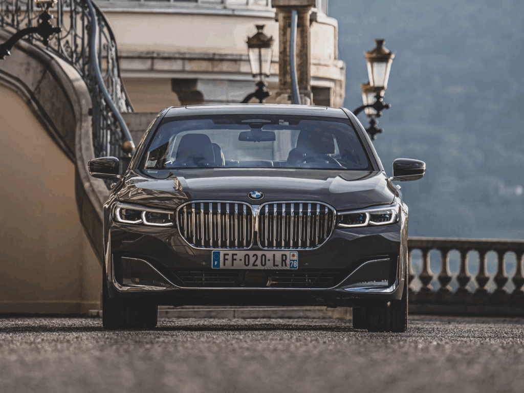 2023 BMW 7-Series Review: Bold Redesign Worth It? 4 image 35