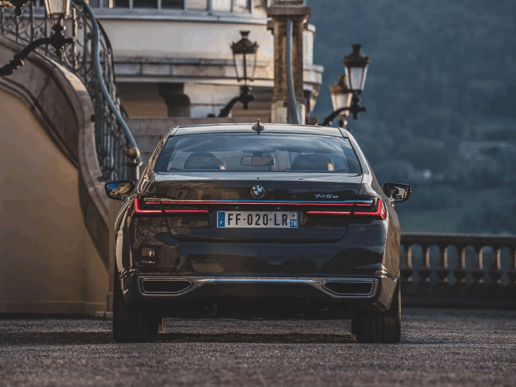2023 BMW 7-Series Review: Bold Redesign Worth It? 5 image 36
