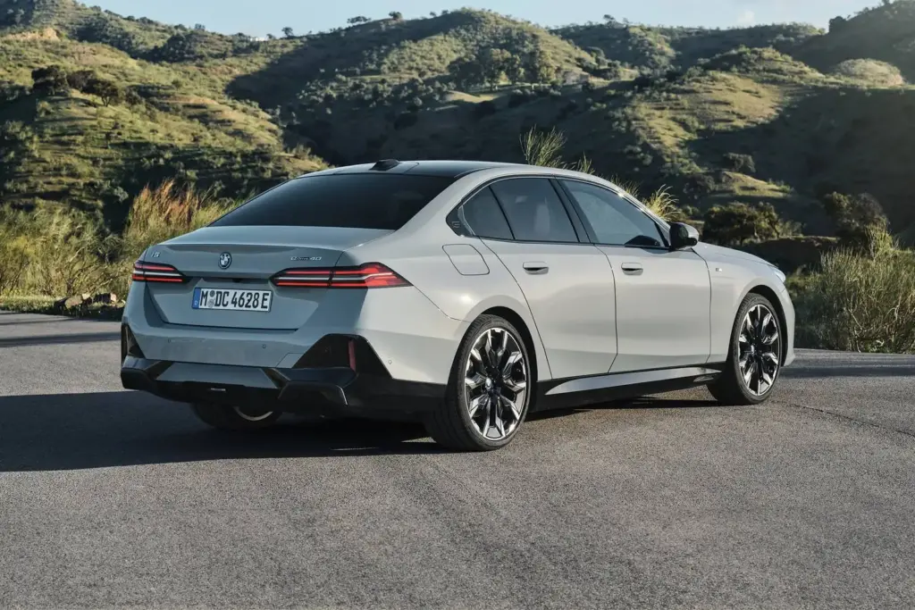 2026 BMW i5 Review: Luxury EV Worth It? 5 image 85 116