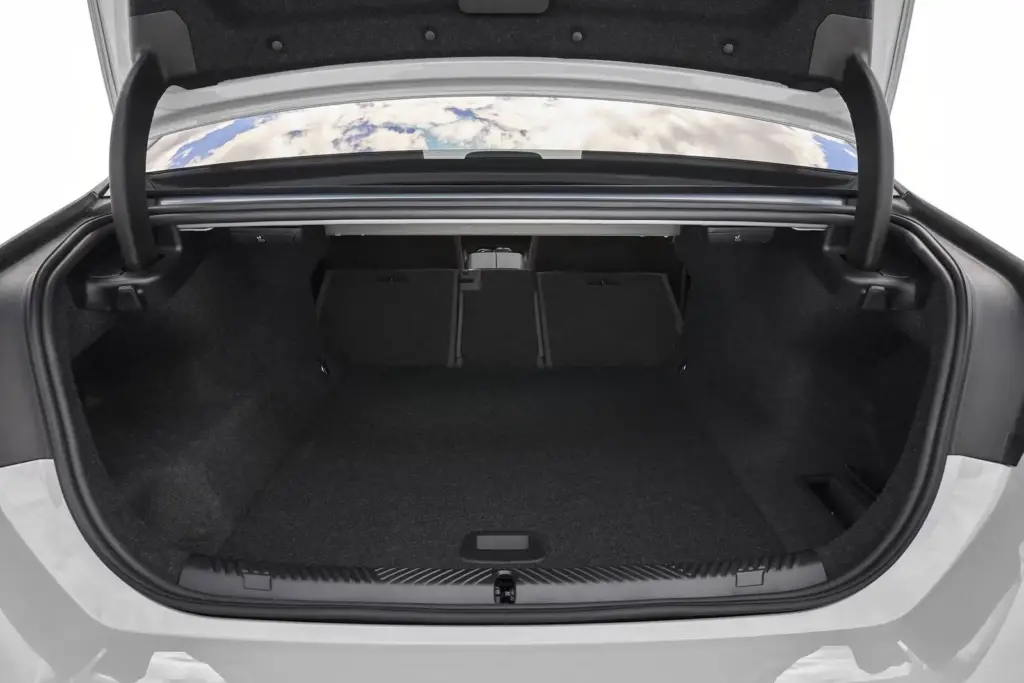2026 BMW i5 Review: Luxury EV Worth It? 13 image 85 124