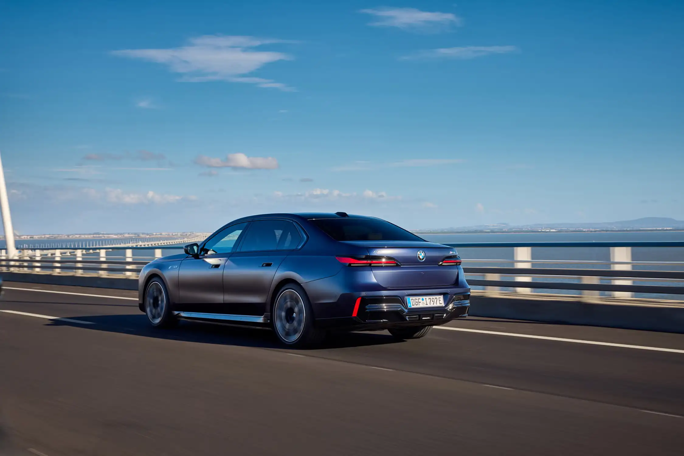 2025 BMW i7 Review: Price, Range, Performance