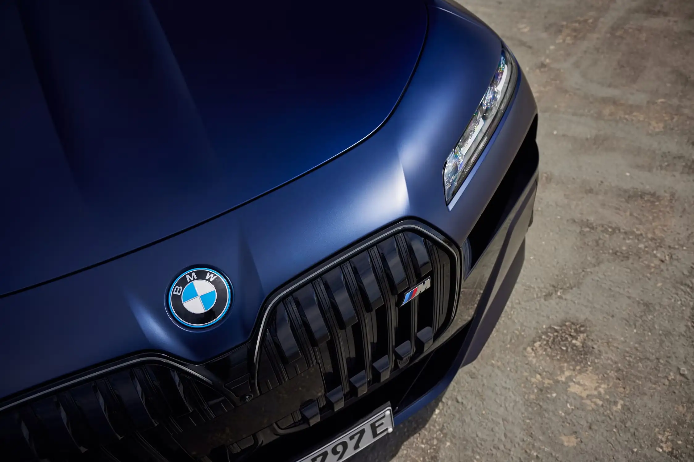 2025 BMW i7 Review: Price, Range, Performance