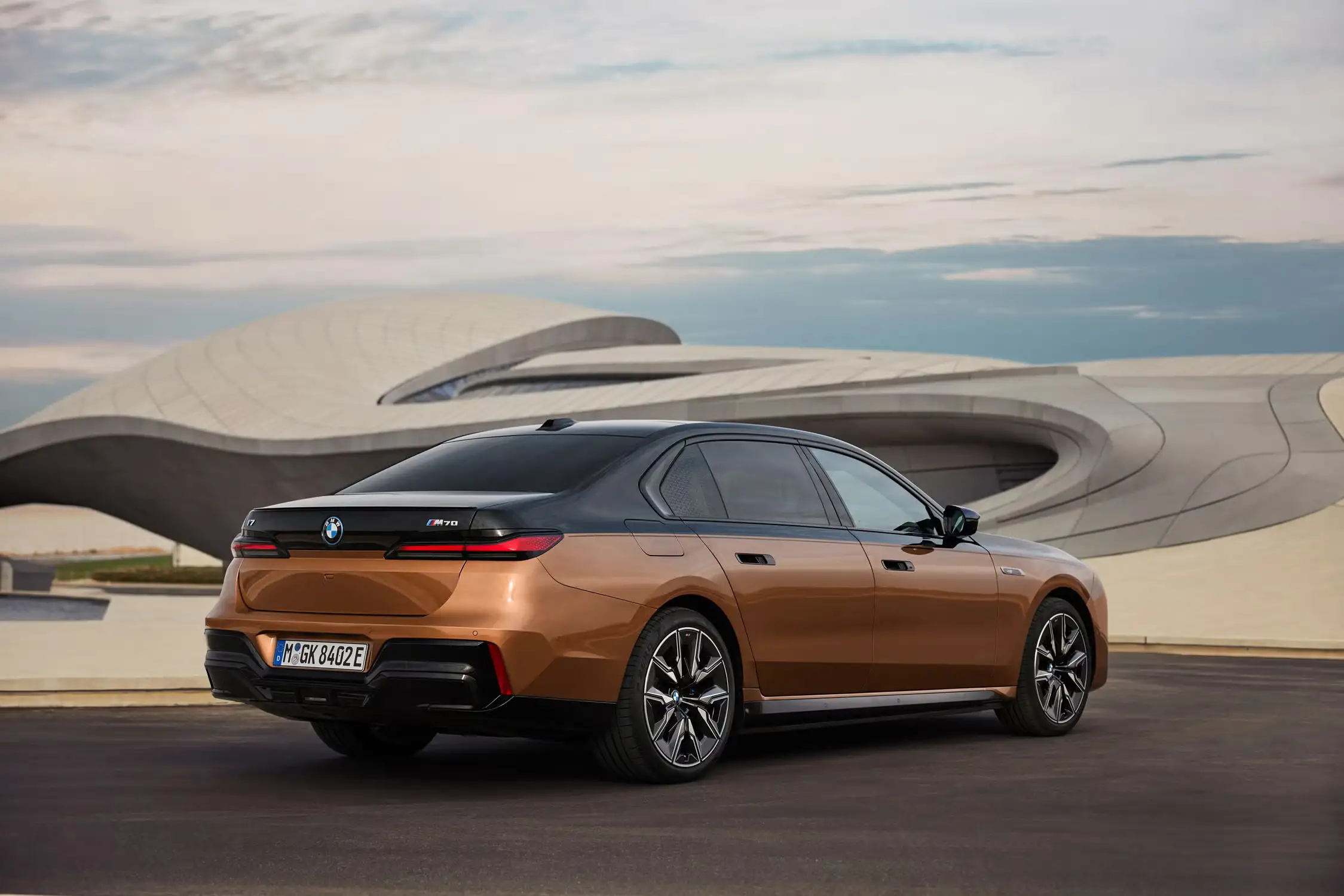 2024 BMW i7 Review: Price, Range, Performance