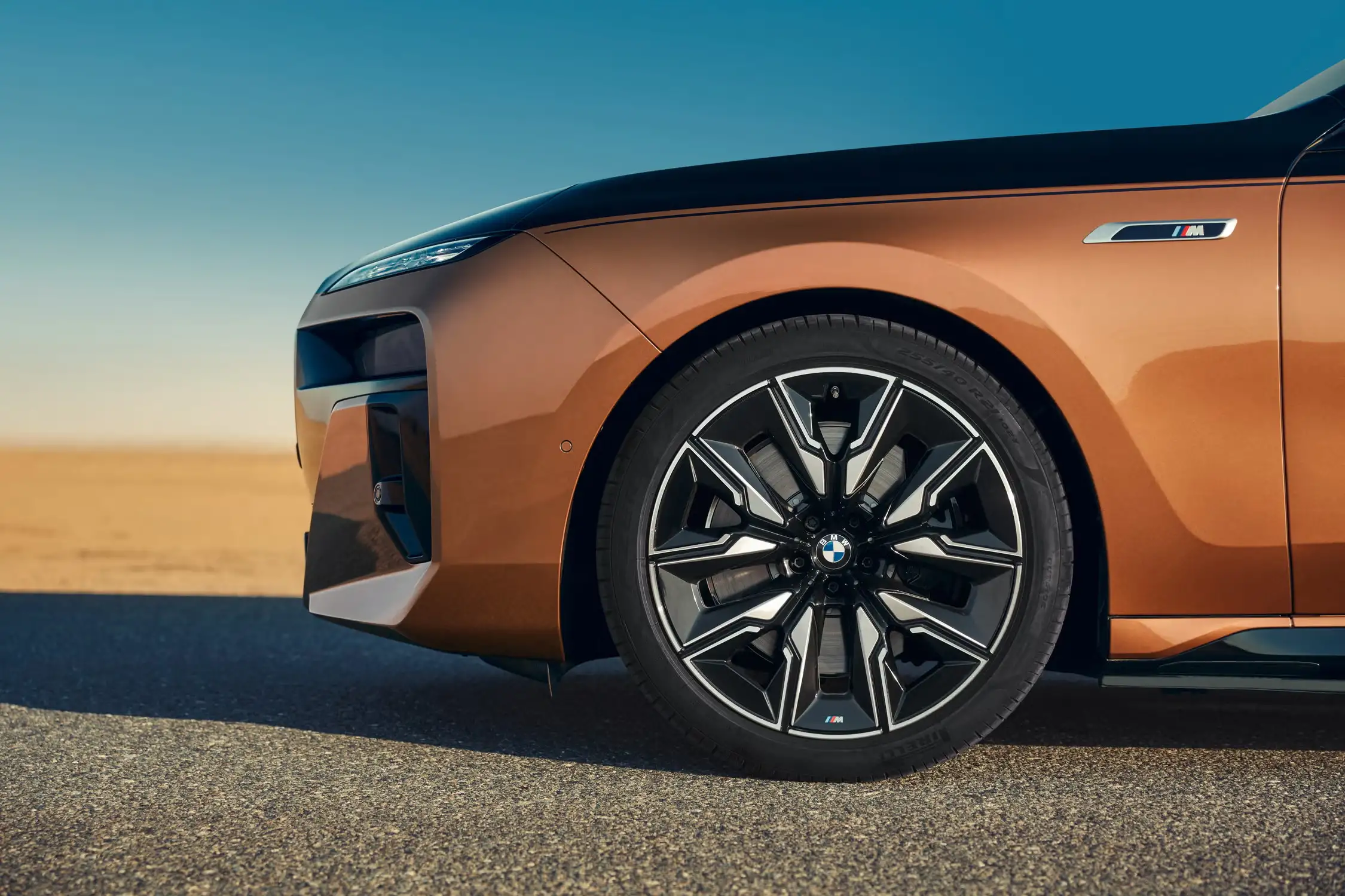 2024 BMW i7 Review: Price, Range, Performance