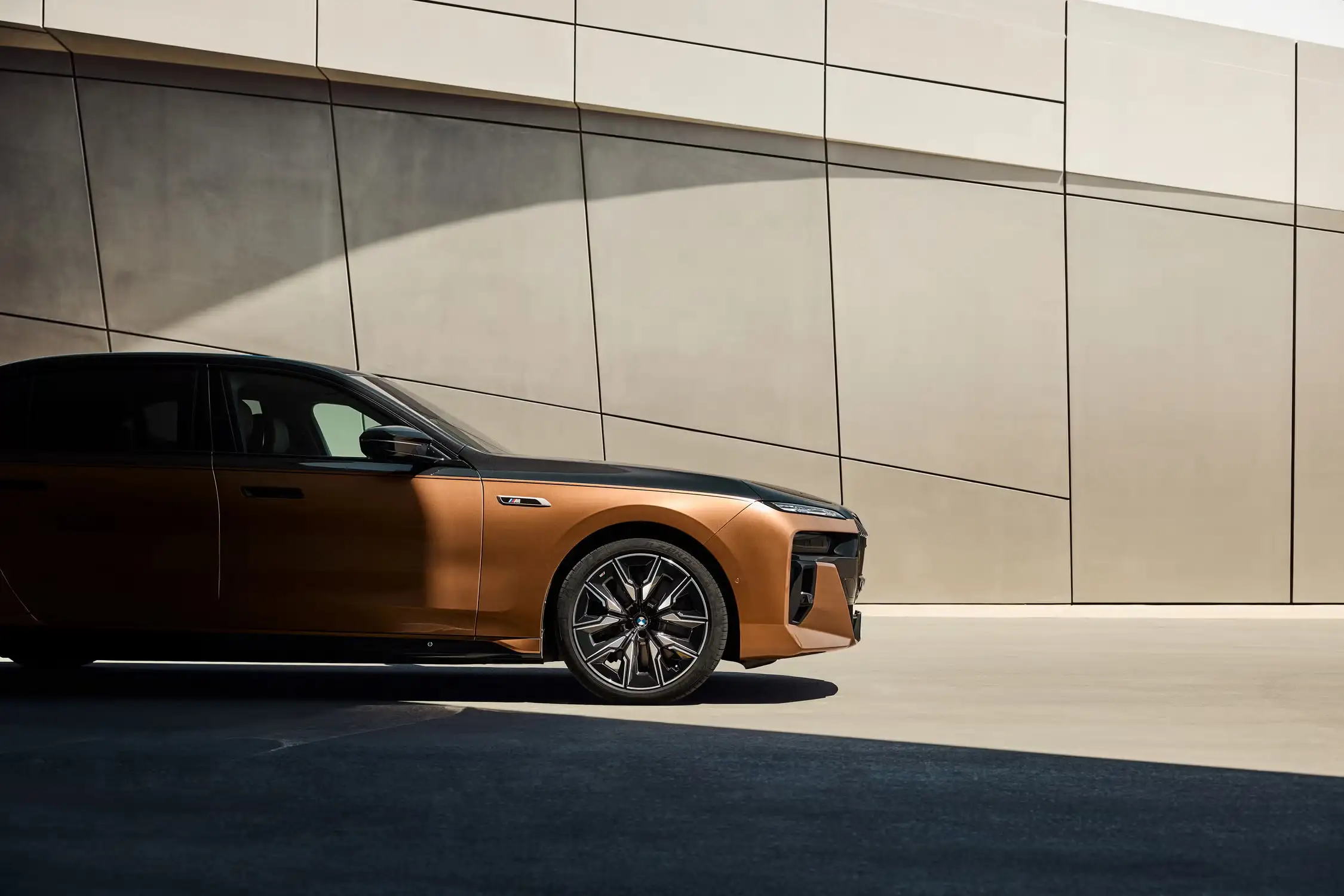 2024 BMW i7 Review: Price, Range, Performance