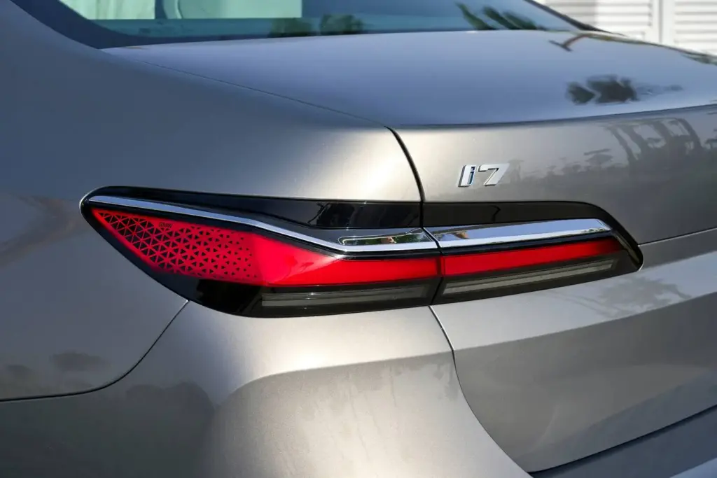 2023 BMW i7 Review: Is It Worth It? 18 image 85 198