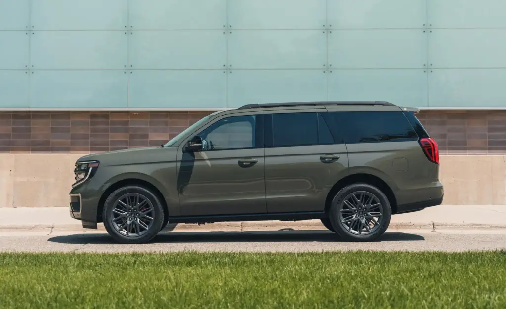SUV Surge Dominates Q3 Auto Sales as Electric Vehicles See Final Tax Credit Rush 5 image 193
